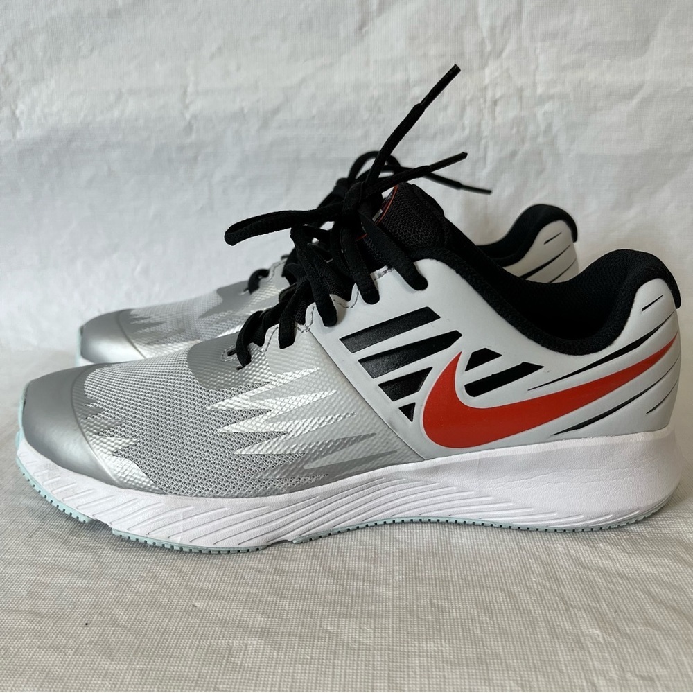 Nike AR0200-001 Sneakers